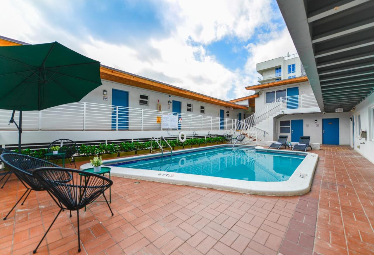 Fantastic 1 Bedroom With Pool Steps From The Beach #43 Hollywood Luaran gambar